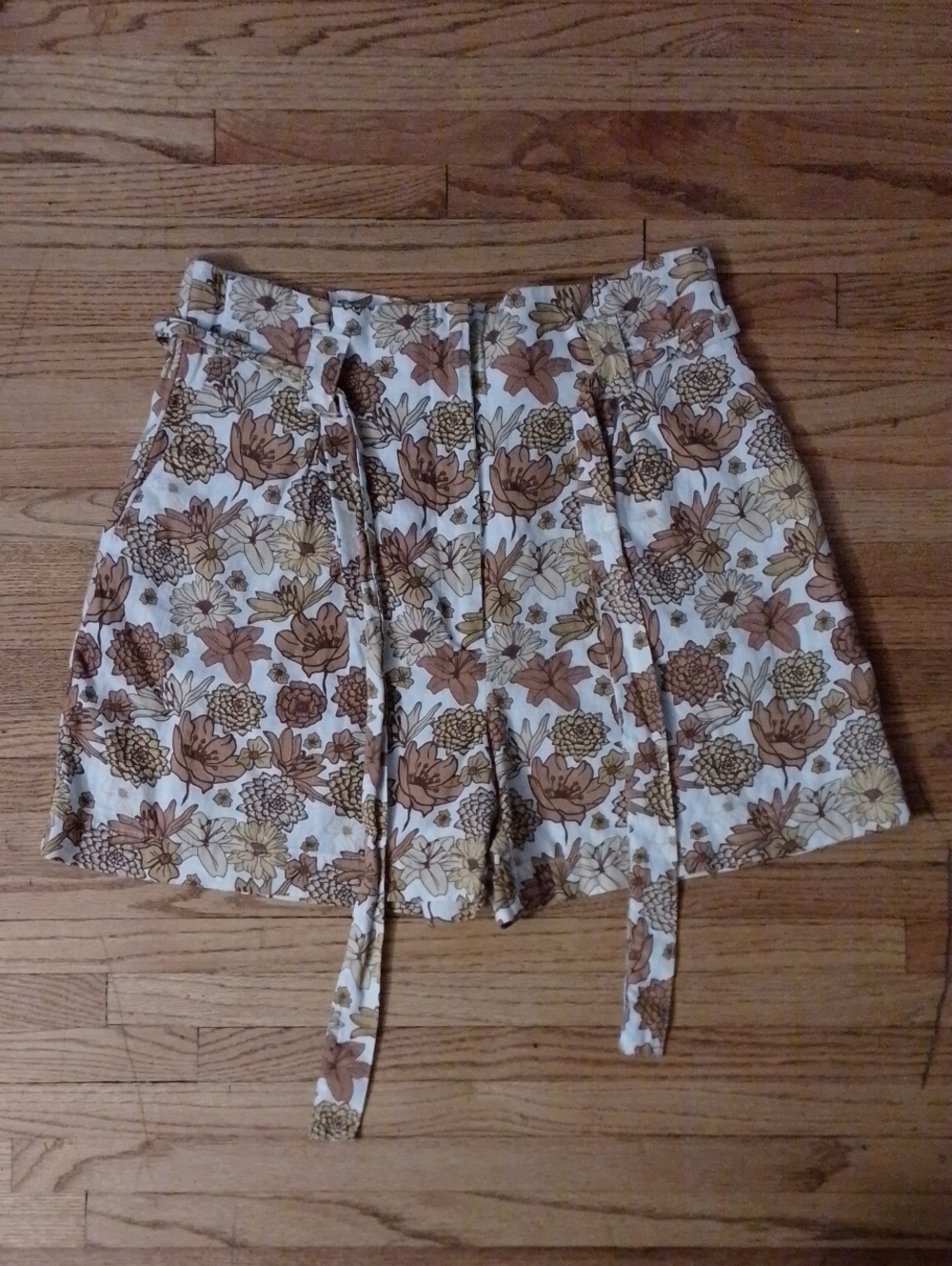 C&C California Floral Tie-Waist Shorts in Brown & Cream